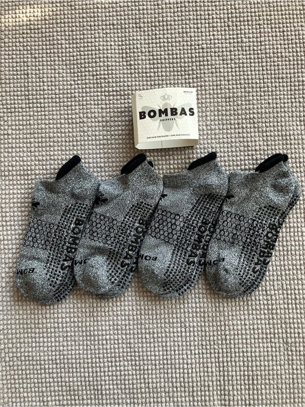 Bombas Gripper Ankle Sock (M) 4-Pack NWT - Grey w Black Ankle Back Hem